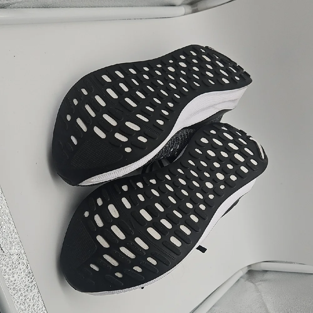 Nike Black and White Knit Women's Sneakers